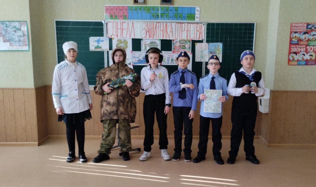 Конкурсная программа «А ну-ка, мальчики!».